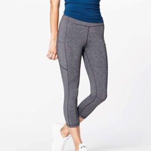 Lululemon Speed Up Crop (21") size 8